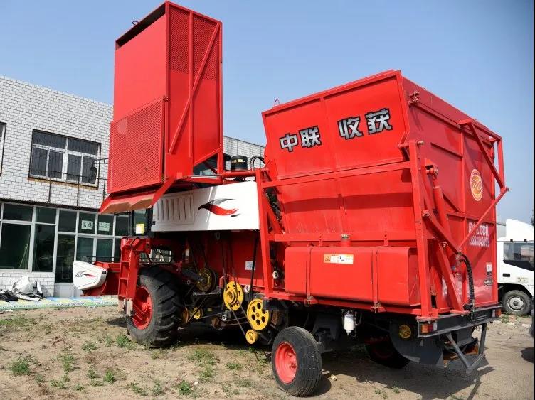 內(nèi)行首肯的“過硬品質(zhì)”!老農(nóng)機手情有獨鐘中聯(lián)收獲花生機